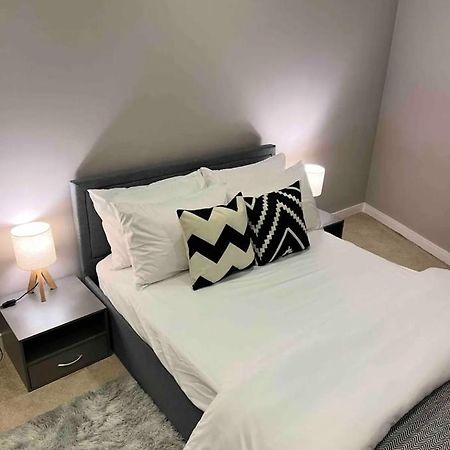 Modern Room Homestay In Apartment With Private Bathroom Croydon Exterior foto